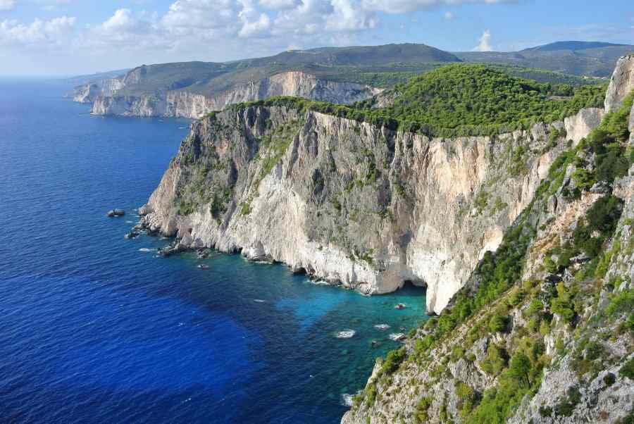 Útesy u jižního pobřeží Zakynthosu