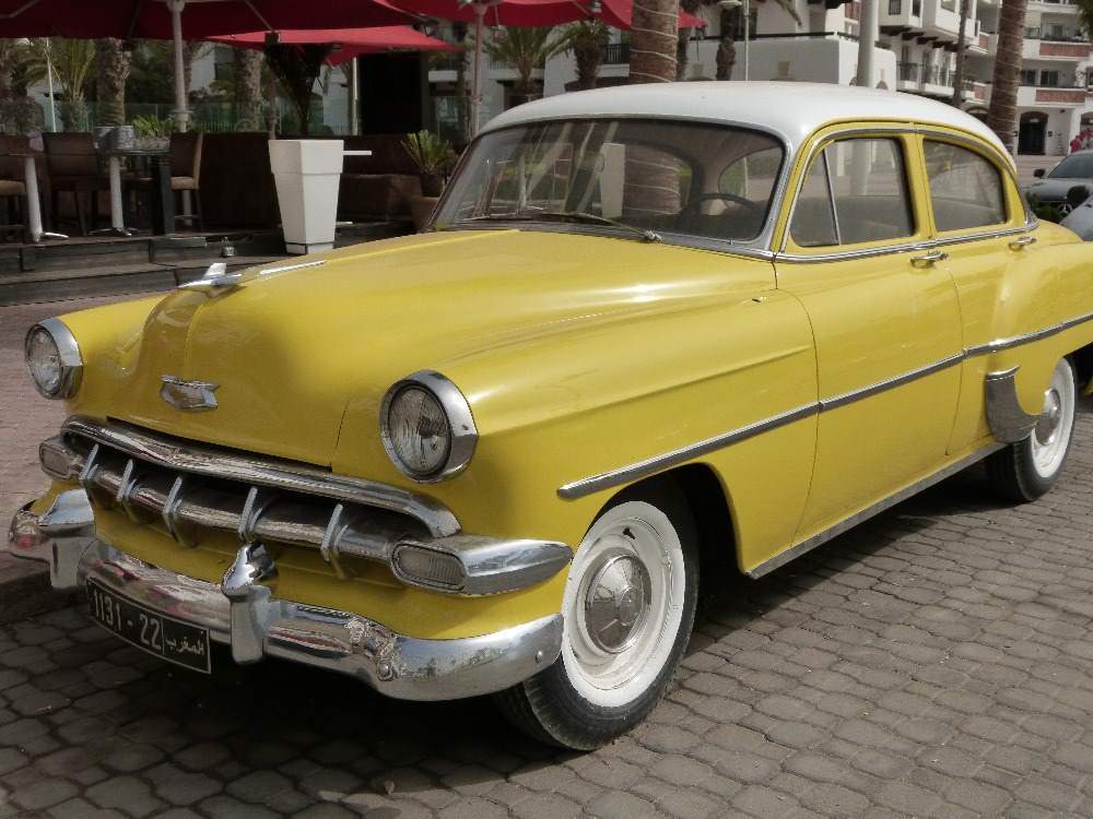 Retro automobil v Maroku