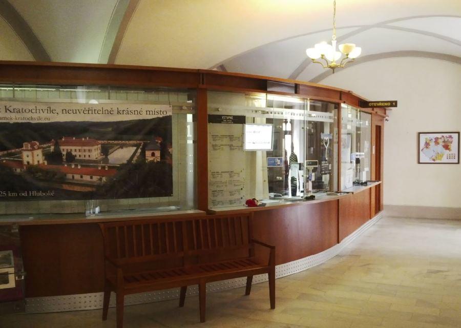 Na pokladně u zámku nebyla žádná fronta