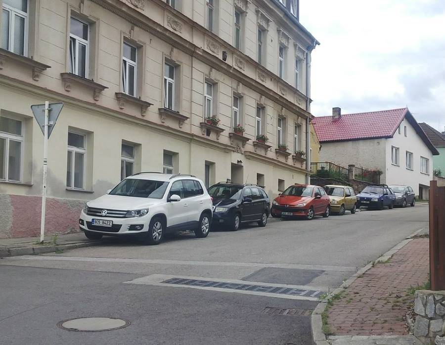 Parkování zdarma za řekou