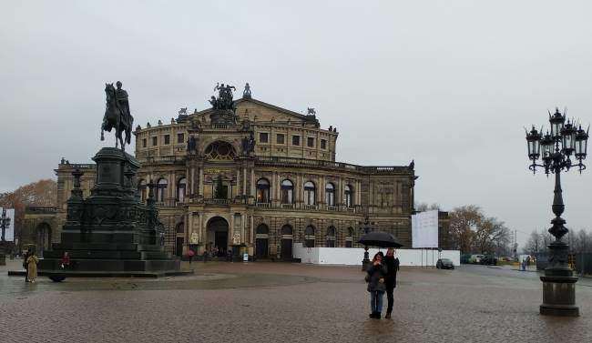 Budova státní opery v Drážďanech