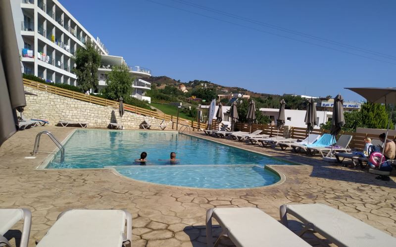 Bazén a výhled z hotelu Atali Grand Resort