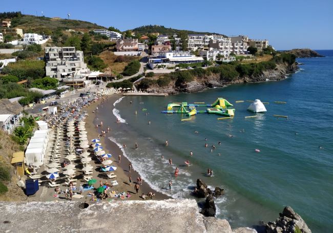 Hlavní pláž blízko hotelu Atali Grand Resort