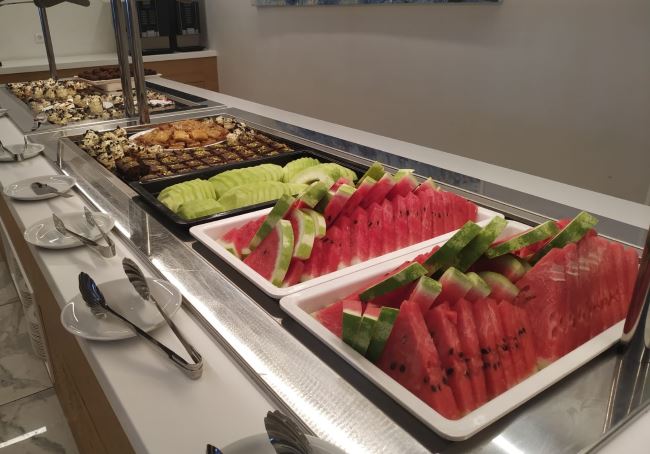 Ovoce a dobroty u hotelu Atali Grand Resort recenze Kréta