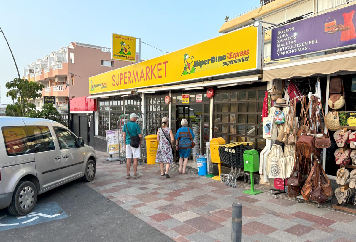Nákupy na ostrově Tenerife obvykle v HiperDino